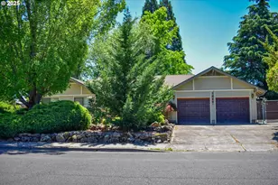 1029 Aspen St, Medford, OR 97501 - Photo 1