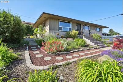 1900 E 10th St, The Dalles, OR 97058 - Photo 1