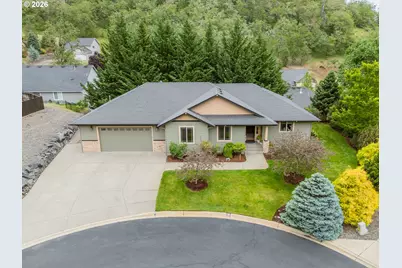 1695 NE Ruby Ct, Roseburg, OR 97470 - Photo 1