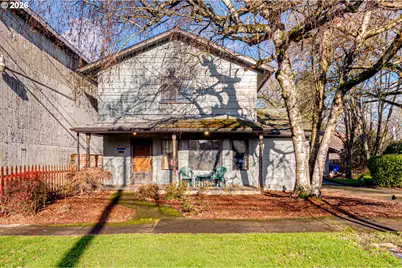 203 Columbia St, Kelso, WA 98626 - Photo 1