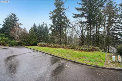 3317 SW Parsons Ct W, Portland, OR 97219 - Photo 1
