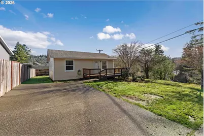 1390 Pennsylvania Ave, Coos Bay, OR 97420 - Photo 1