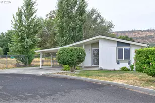 950 Pomona St, The Dalles, OR 97058 - Photo 1