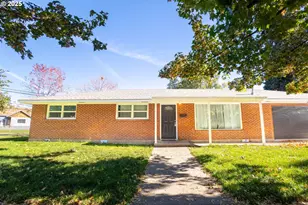 1009 13th St, La Grande, OR 97850 - Photo 1