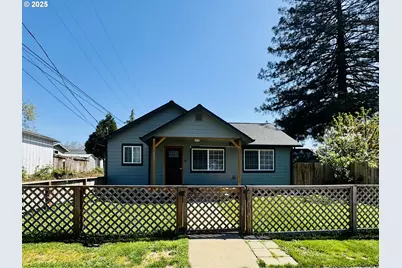 313 NE Cedar Ave, Myrtle Creek, OR 97457 - Photo 1