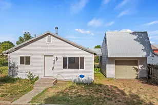 142 S Pine St, Halfway, OR 97834 - Photo 1