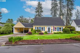 347 W Riverside Dr, Roseburg, OR 97470 - Photo 1