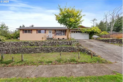 610 Pacific Ave, Coos Bay, OR 97420 - Photo 1