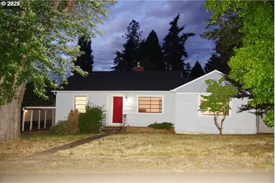 134 SE 5th St, Oakland, OR 97462 - Photo 1