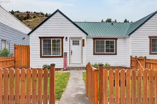407 S Canyon Blvd, John Day, OR 97845 - Photo 1