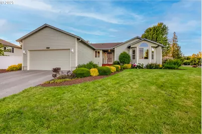 425 W 8th St, La Center, WA 98629 - Photo 1