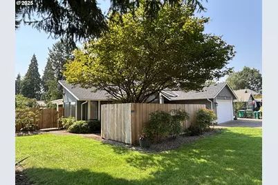 614 E Mountainview Dr, Newberg, OR 97132 - Photo 1