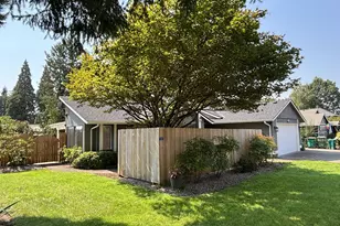 614 E Mountainview Dr, Newberg, OR 97132 - Photo 1