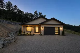996 SE Eagles View Dr, Roseburg, OR 97470 - Photo 1