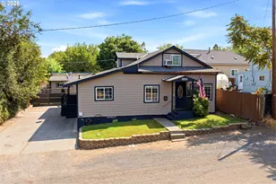 1008 J St, The Dalles, OR 97058 - Photo 1