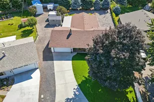 1374 SW 39th St, Pendleton, OR 97801 - Photo 1