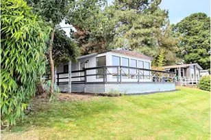 2371 N Menzies Ct, Portland, OR 97217 - Photo 1