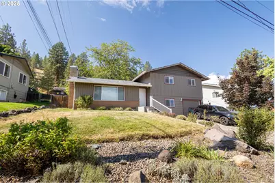 108 Walnut St, La Grande, OR 97850 - Photo 1