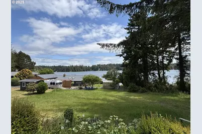 4922 Lake Shore Dr, Florence, OR 97439 - Photo 1