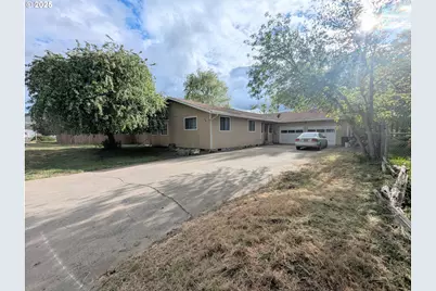 808 22nd St, La Grande, OR 97850 - Photo 1