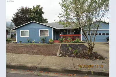 656 W Harrison St, Roseburg, OR 97471 - Photo 1