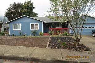 656 W Harrison St, Roseburg, OR 97471 - Photo 1