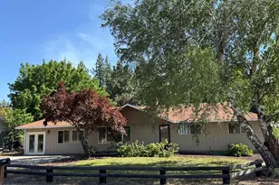 404 NE High St, Goldendale, WA 98620 - Photo 1