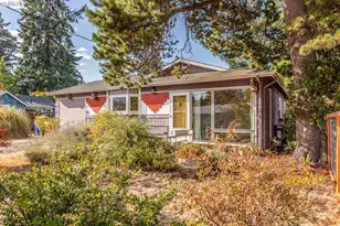 10811 SE Schiller St, Portland, OR 97266 - Photo 1