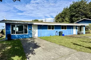 1060 Pacific Ave, Coos Bay, OR 97420 - Photo 1