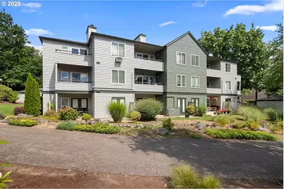 4970 S Landing Dr #302, Portland, OR 97239 - Photo 1