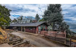 1751 Fairhill Dr, Roseburg, OR 97471 - Photo 1