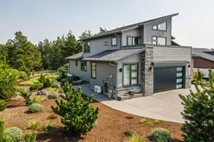 512 Meadows Dr, Manzanita, OR 97130 - Photo 1