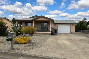 926 Fulton Ave, Coos Bay, OR 97420 - Photo 1