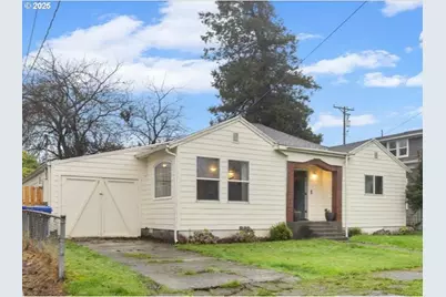 2305 7th St, Tillamook, OR 97141 - Photo 1