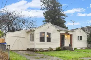 2305 7th St, Tillamook, OR 97141 - Photo 1