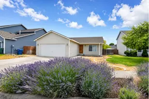 1396 NE Gladys Dr, Hermiston, OR 97838 - Photo 1