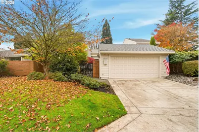 32525 SW Arbor Lake Dr, Wilsonville, OR 97070 - Photo 1