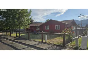 208 NE Darcie Way, Myrtle Creek, OR 97457 - Photo 1