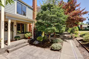 2051 Bonniebrae Dr, Lake Oswego, OR 97034 - Photo 1