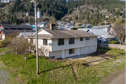 402 Birch Ave, Garibaldi, OR 97118 - Photo 1