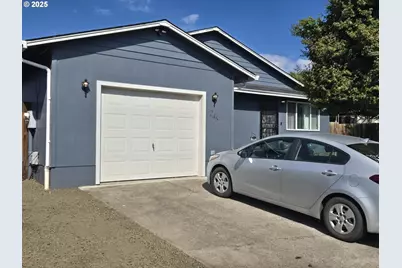 248 Corona Loop Rd, Roseburg, OR 97471 - Photo 1