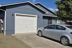 248 Corona Loop Rd, Roseburg, OR 97471 - Photo 1