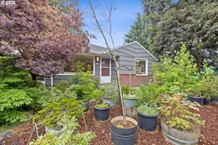 8604 N Van Houten Ave, Portland, OR 97203 - Photo 1