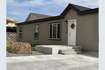 3520 NE King Pl, Pendleton, OR 97801 - Photo 1