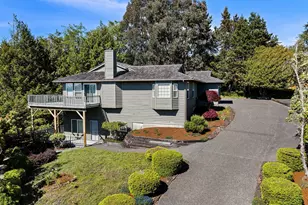 285 Waldorf Pl, Astoria, OR 97103 - Photo 1