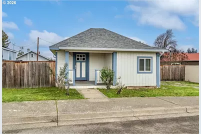 139 R St, Riddle, OR 97469 - Photo 1