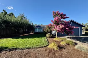 757 Arcadia Dr, Eugene, OR 97401 - Photo 1