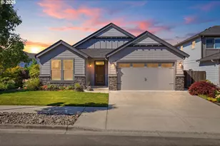 1285 S Fieldcrest Dr, Ridgefield, WA 98642 - Photo 1