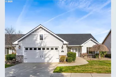 113 Skyhawk Dr, Eagle Point, OR 97524 - Photo 1