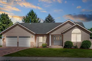 214 SW Meadow Lakes Dr, Prineville, OR 97754 - Photo 1